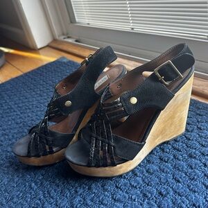 Steve Madden  Black Wedge Sandals with Strappy Design